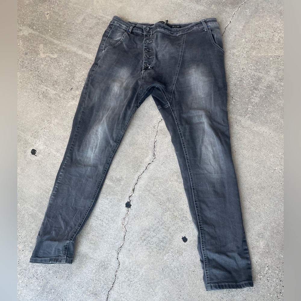 Simply Chic Italian Jeans, Stretchy, XL Women’s, Unique European assymetrical